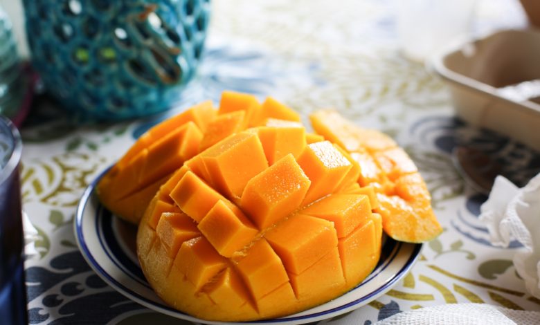 seasonal mango neautrients